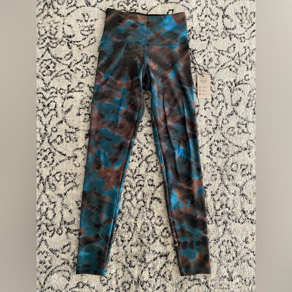 Strut This one size legging